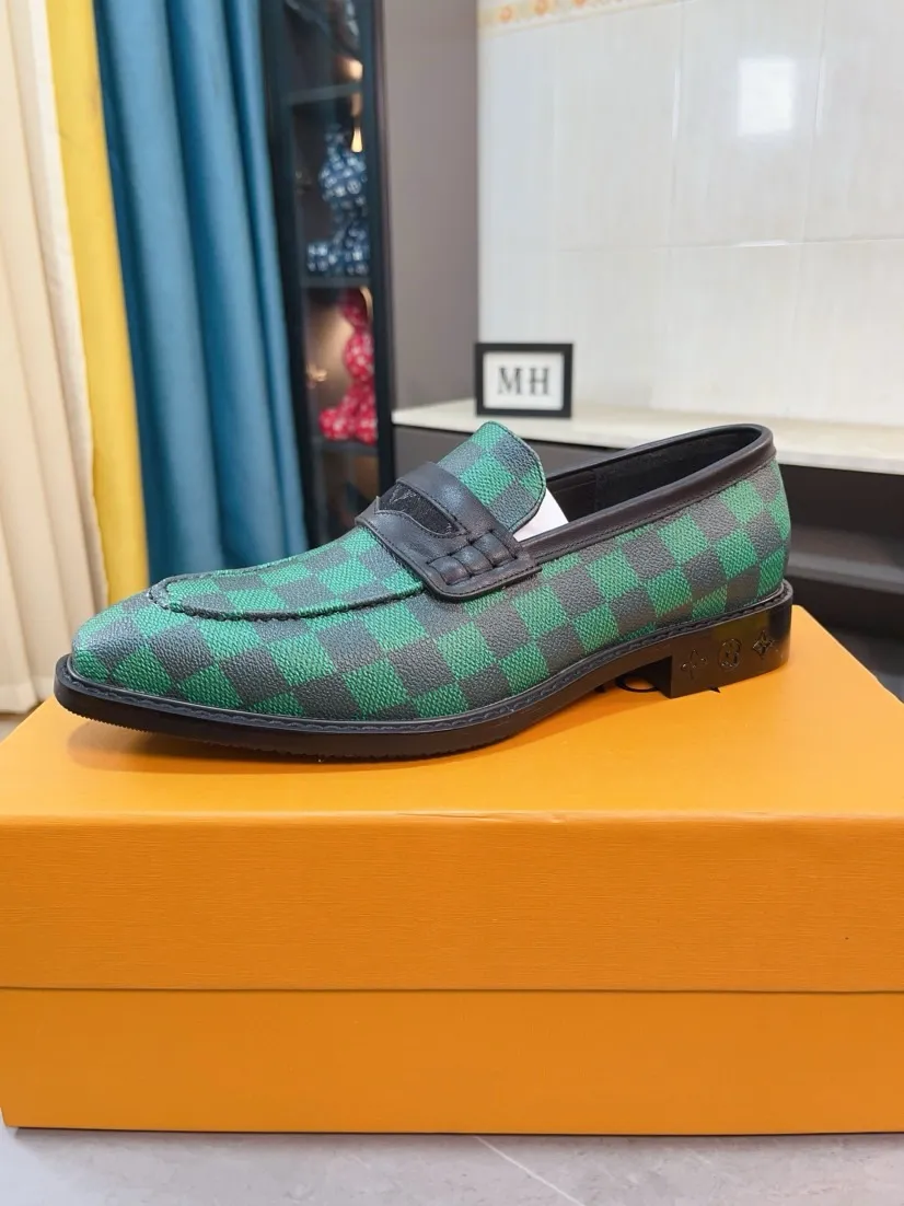 Ex-factory price 720🌹🌹High version [LV] Louis Vuitton's popular casual leather shoes🎖Fashionable and elegant🎖🎖Material: Original imported open-edge beaded cowhide, washed cowhide leather lining, original open-molded rubber outsole, high-end and classy, ​​elegant quality, instantly transforming into a handsome man ❤❤Standard\nNumber: 38-44